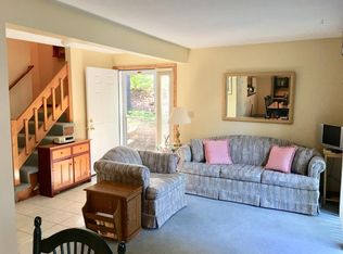 49 Meadow Pond Dr APT F, Leominster, MA 01453