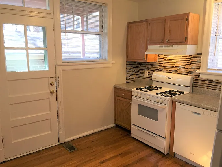 7034 Dartmouth Ave — Photo 6