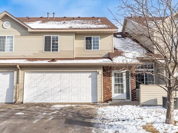 2332 Oakridge Cir, Hudson, WI 54016