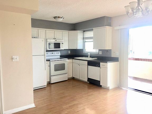3rd image of 1100 SE 4th Avenue #33