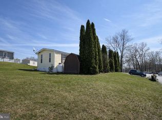 700 Salem Rd Trailer 41, Etters, PA 17319