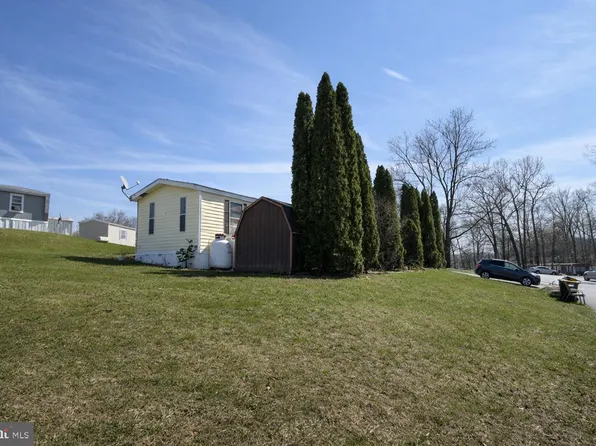 700 Salem Rd Trailer 41, Etters, PA 17319