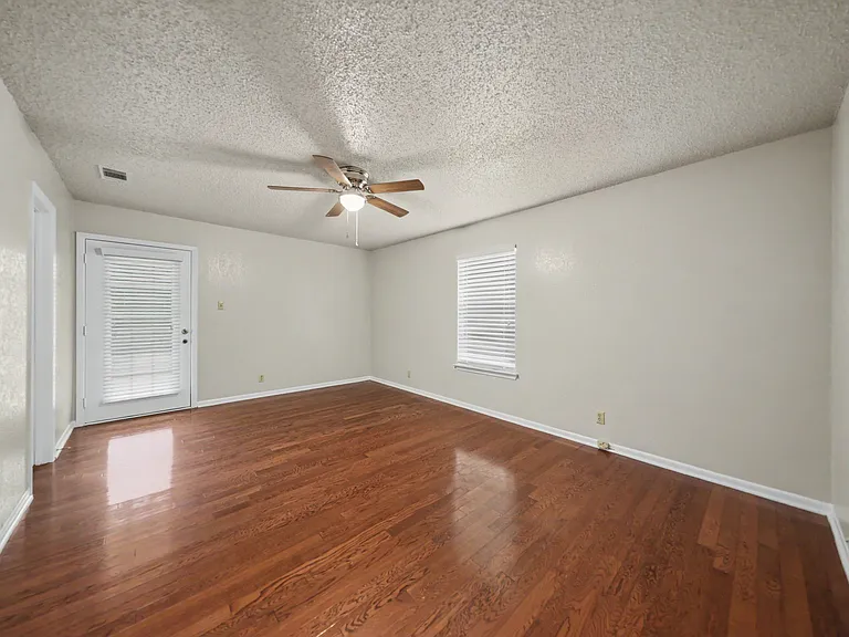2433 Canyon Creek Dr — Photo 16