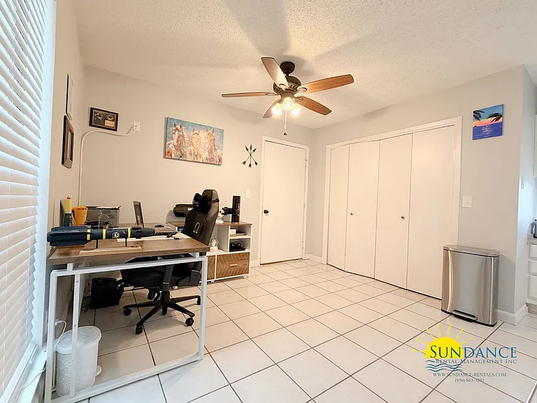 225 Lakeside Ln — Photo 10