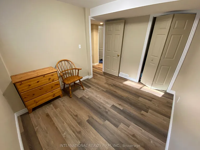 14 McGibbon Blvd #BASEMENT — Photo 5