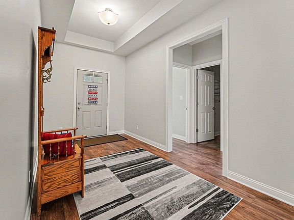4th image of 14517 Carey St