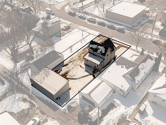 2nd image of 111 6th St NW