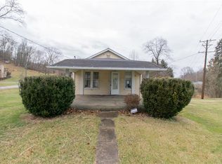 1194 Hancock Ave, Vandergrift, PA 15690
