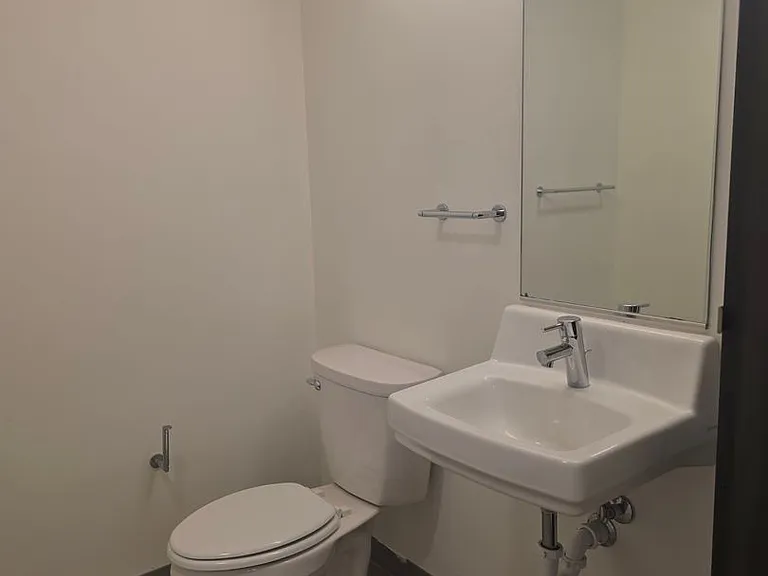 515 NE Holladay St — Photo 39