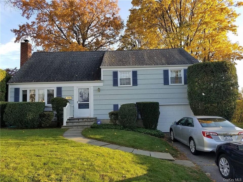 1st image of 24 Tower Hill Dr