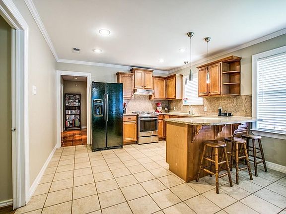 5th image of 10024 Losa Dr