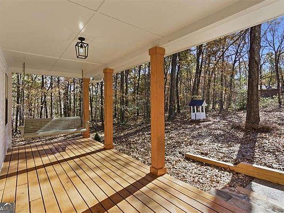 4th image of 214 Bruce Rd