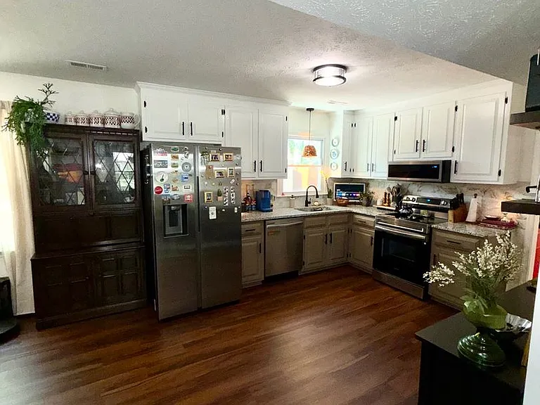 14305 Penrith Ln — Photo 8