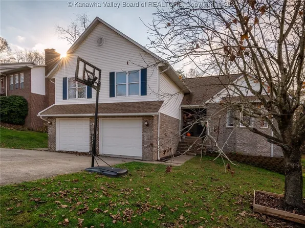 170 Hidden Valley Dr, Scott Depot, WV 25560