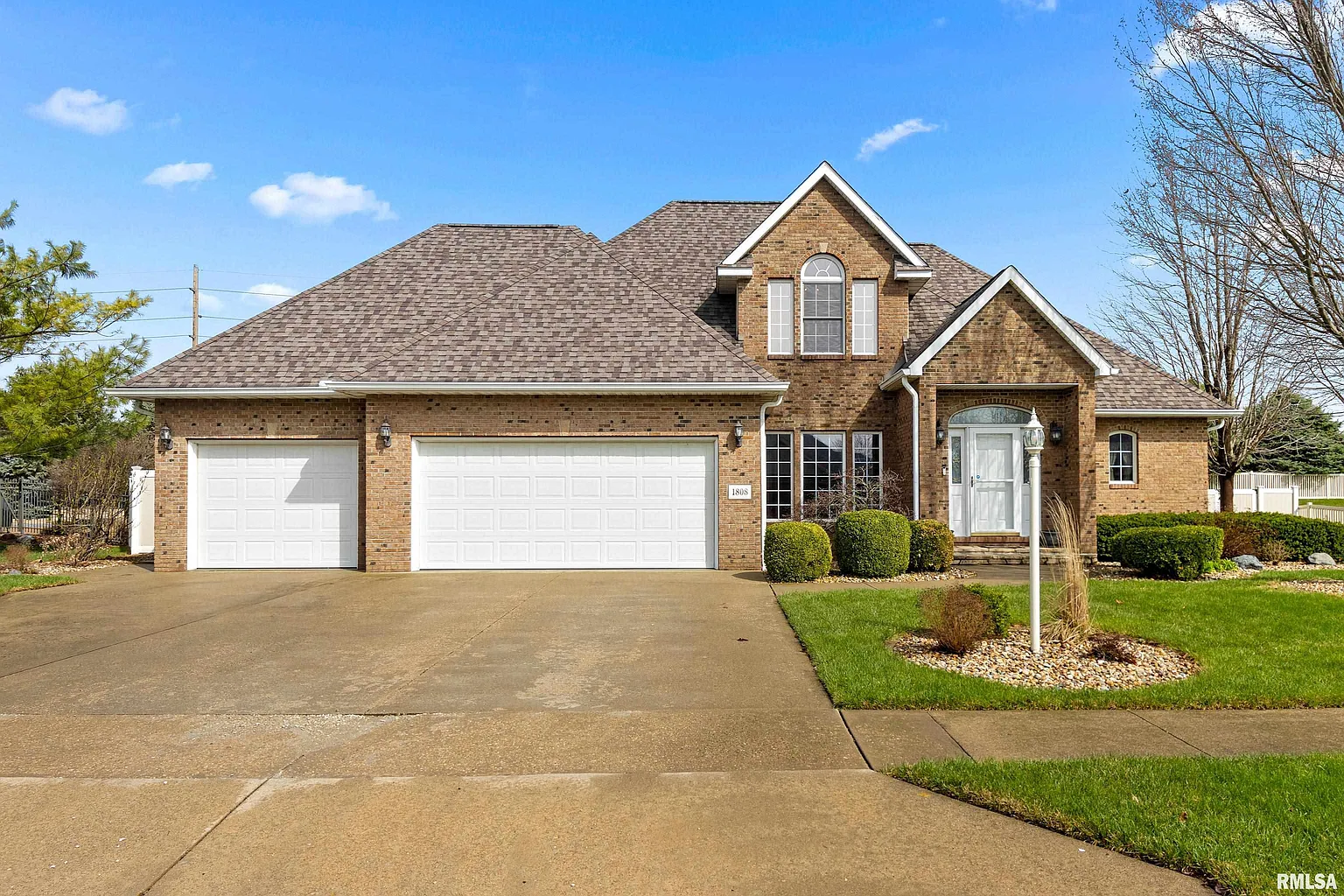 1808 Deerfield Dr photo 1