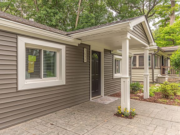 3rd image of 5050 Grover Dr