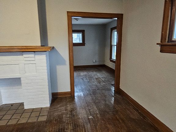 3rd image of 617 E Jenkins Ave