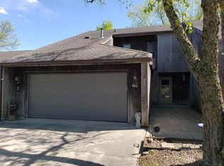 45 N Willowgreen Ct, Mason City, IA 50401