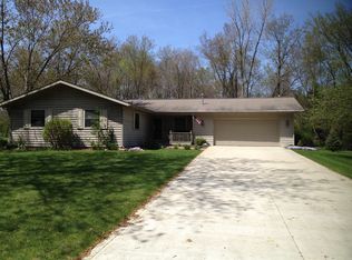 1027 Shady Ln, Warsaw, IN 46580