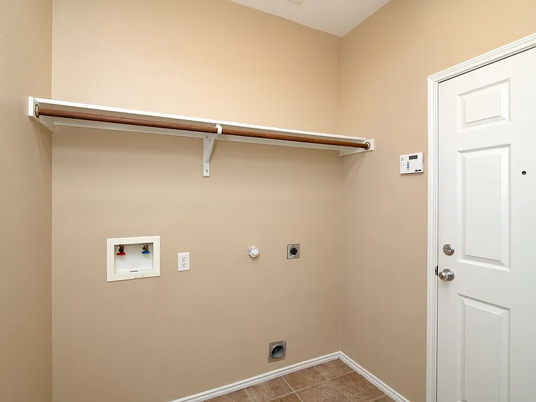 2510 Sedona St — Photo 25