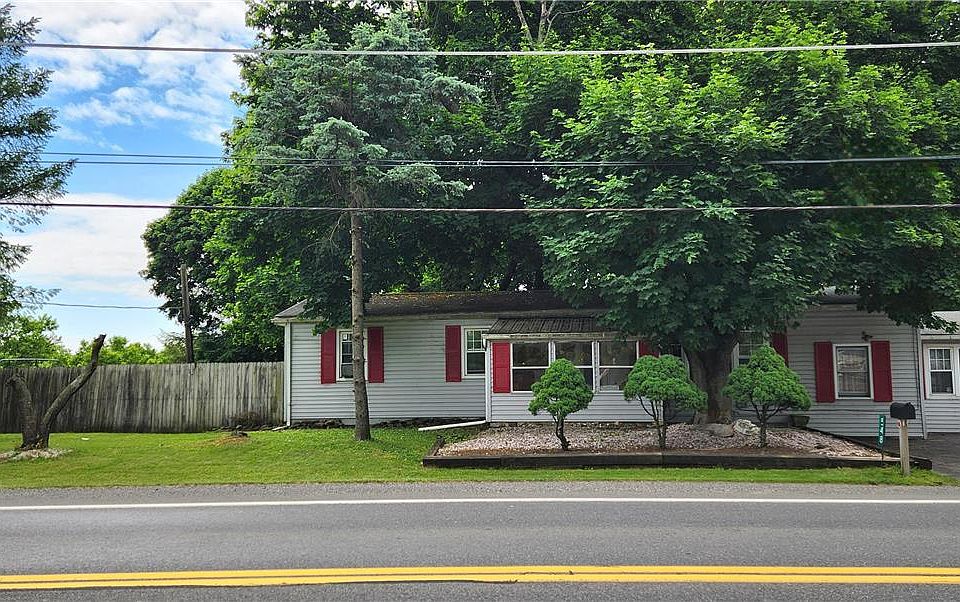 1st image of 548 Moorestown Dr