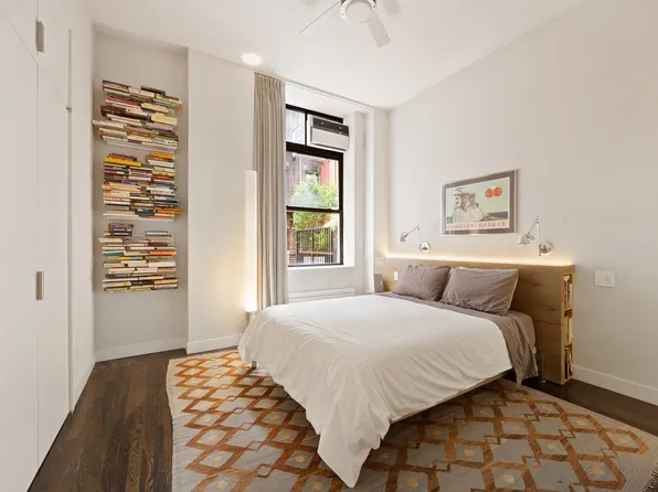 257 West 17th Street 2B image 2 of 9