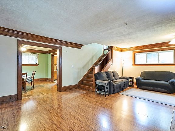 3rd image of 741 Hillsdale Ave