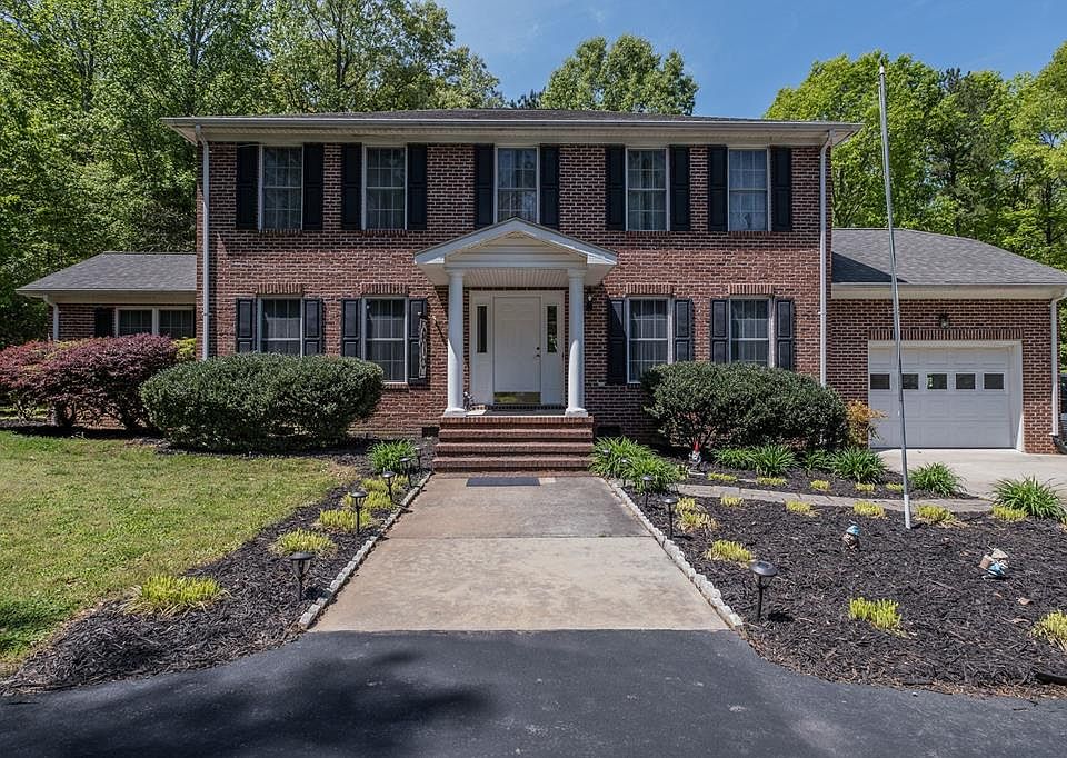 1st image of 69 Alexander Dr