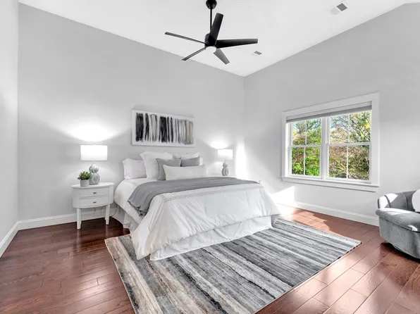 9 Plum St #9, Chelmsford, MA 01824
