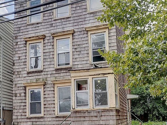 4th image of 75 Vroom St