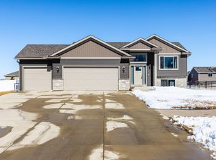 2007 12th Ave NE, Austin, MN 55912