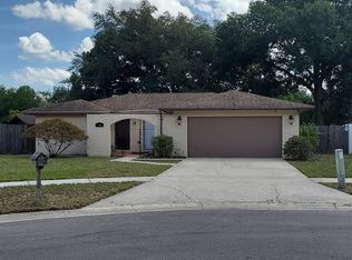 703 Regency Ct, Tampa, FL 33613