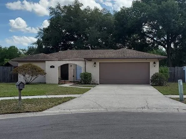 703 Regency Ct, Tampa, FL 33613