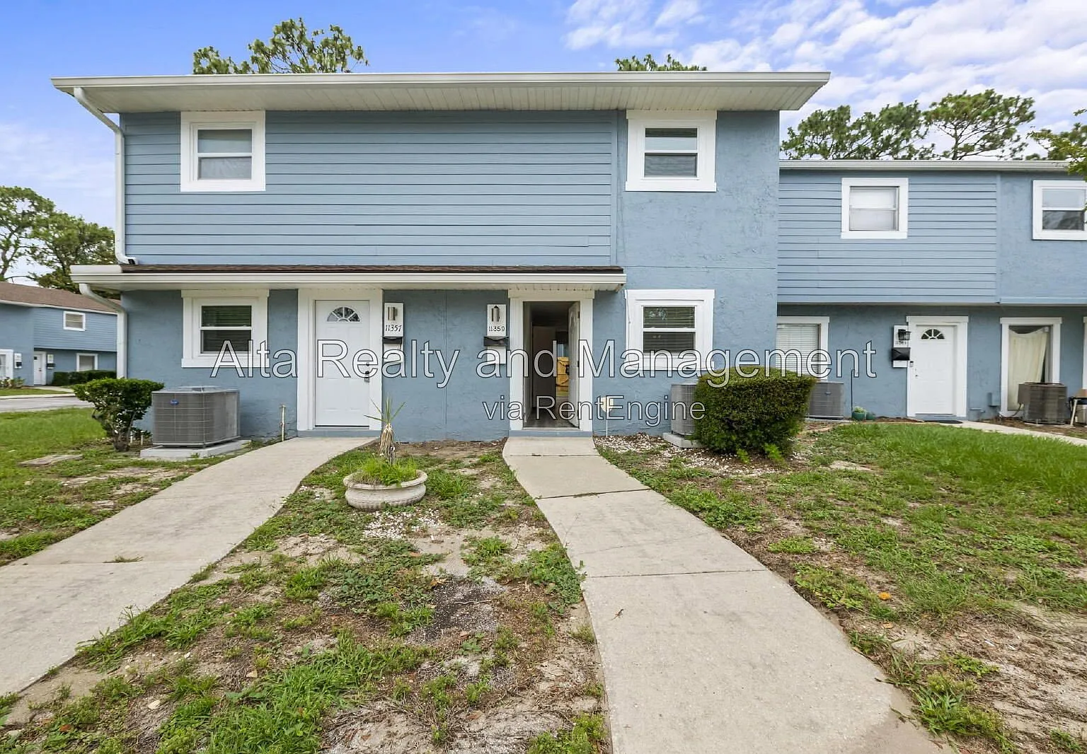2 bed, 1.5 bath, 1122 sqft, $1,700 — Photo 2