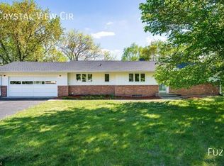 83 Crystal View Cir, Burnsville, MN 55306