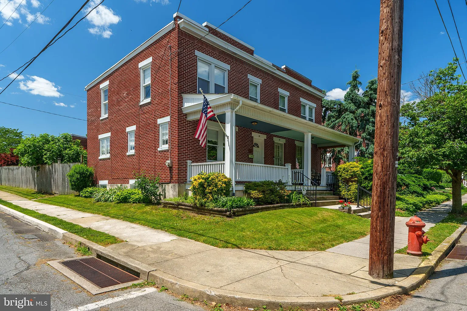 82 S Pearl St photo 1