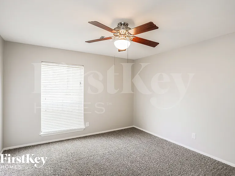 13914 Duncannon Dr — Photo 9
