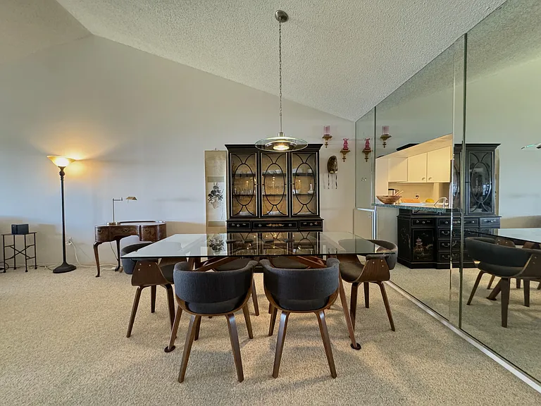 1155 Edgewater Cir — Photo 12