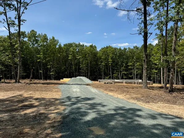 325 Gold Mine Rd, Palmyra, VA 22963