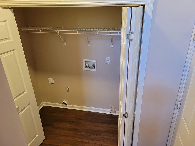6286 Wellington Ct — Photo 57