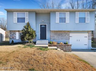 11019 Neptune Pl, Louisville, KY 40272