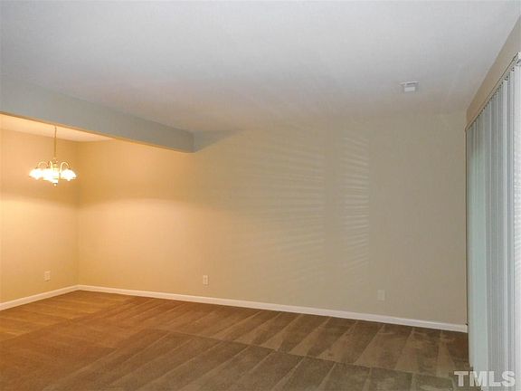 4th image of 220 Elizabeth St APT C3