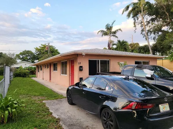 22 SW 9TH Street #1-2, Hallandale Beach, FL 33009