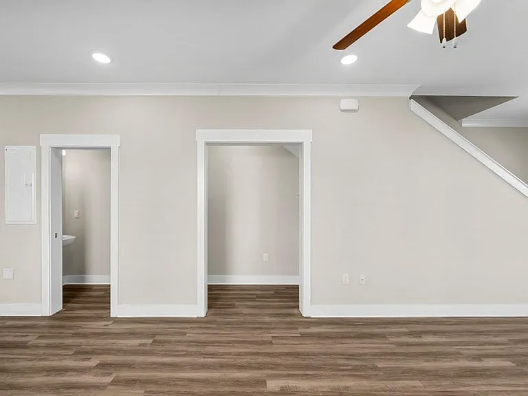 338 Date Palm Ln — Photo 6