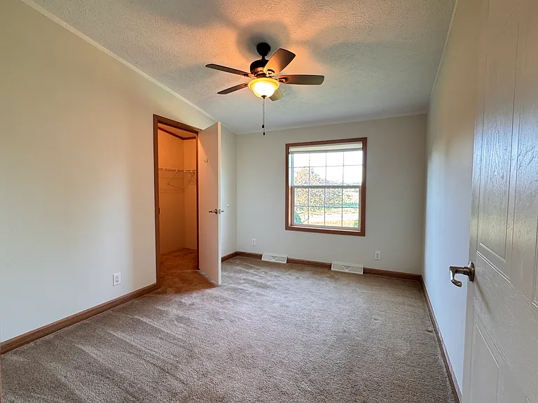 650 Bostwick Rd — Photo 13