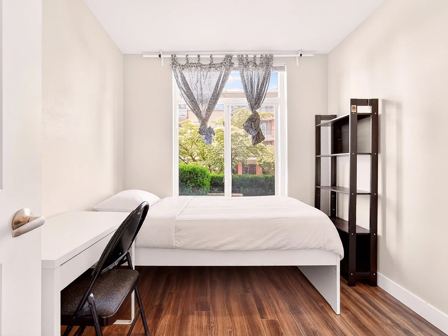 1 bed, 900 sqft, $1,550 — Photo 1