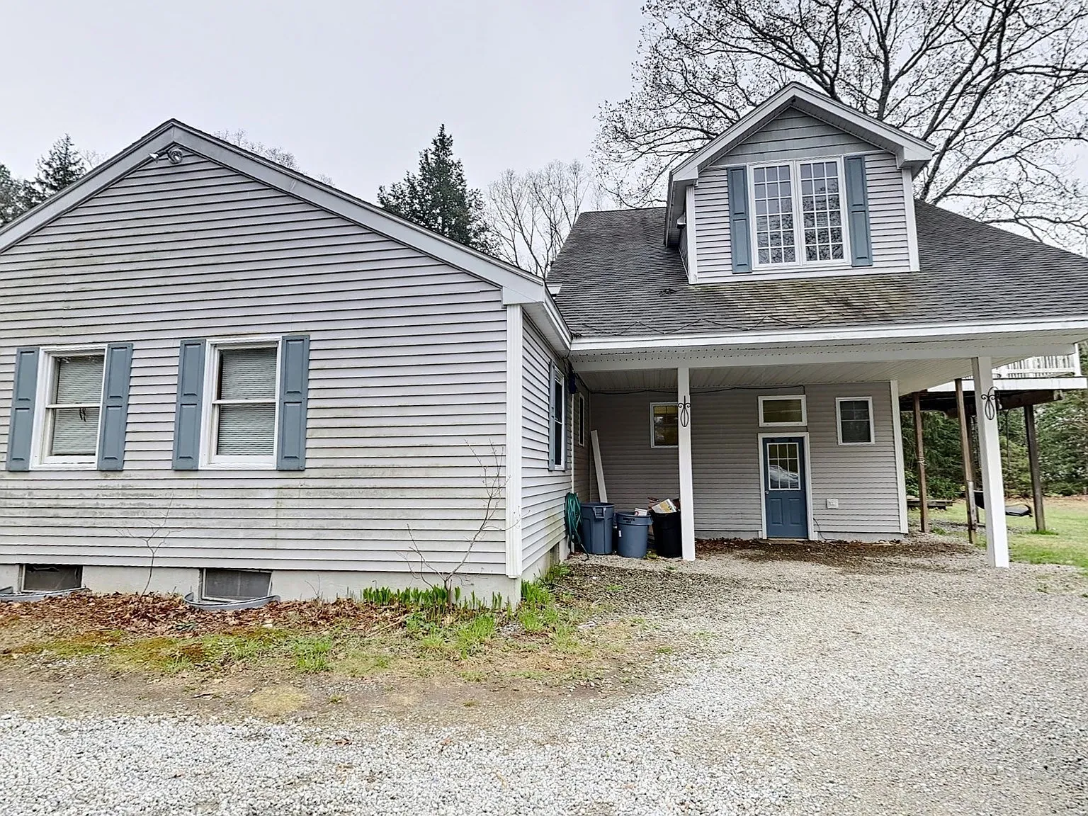 3 bed, 2.5 bath, 2442 sqft, $3,800 — Photo 2