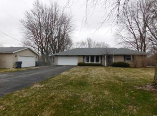 8610 W River Rd, Yorktown, IN 47396