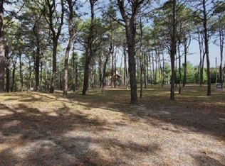 31 Old Canoe Place Rd, Hampton Bays, NY 11946