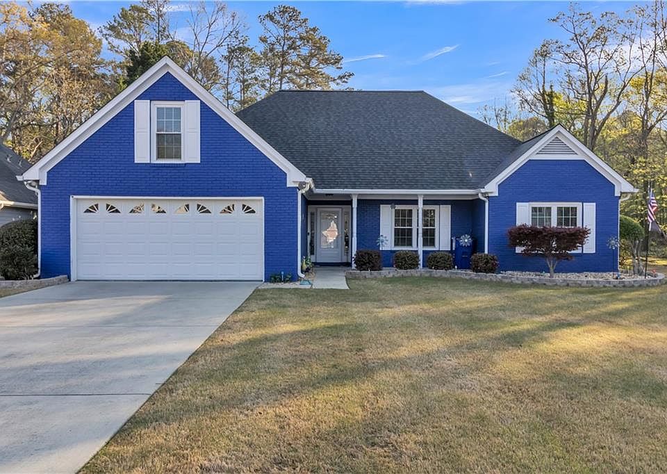1st image of 6 Springcrest Trl